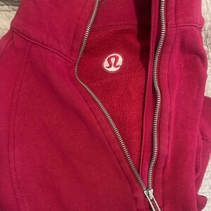 *hold* Lulu pullover